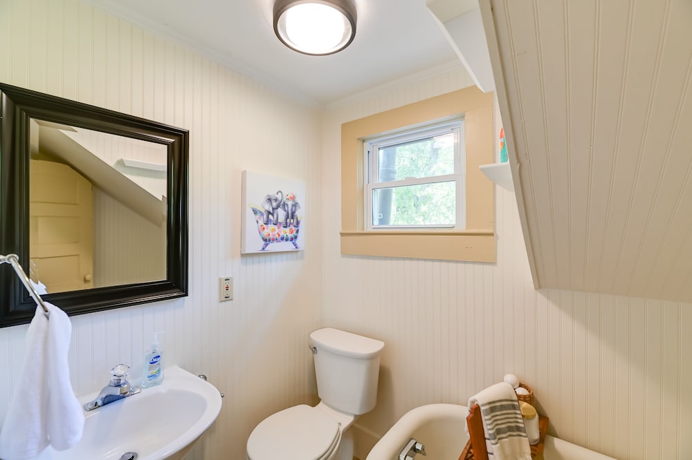 Coastal NC Vacation Rental: Pamlico River Views!