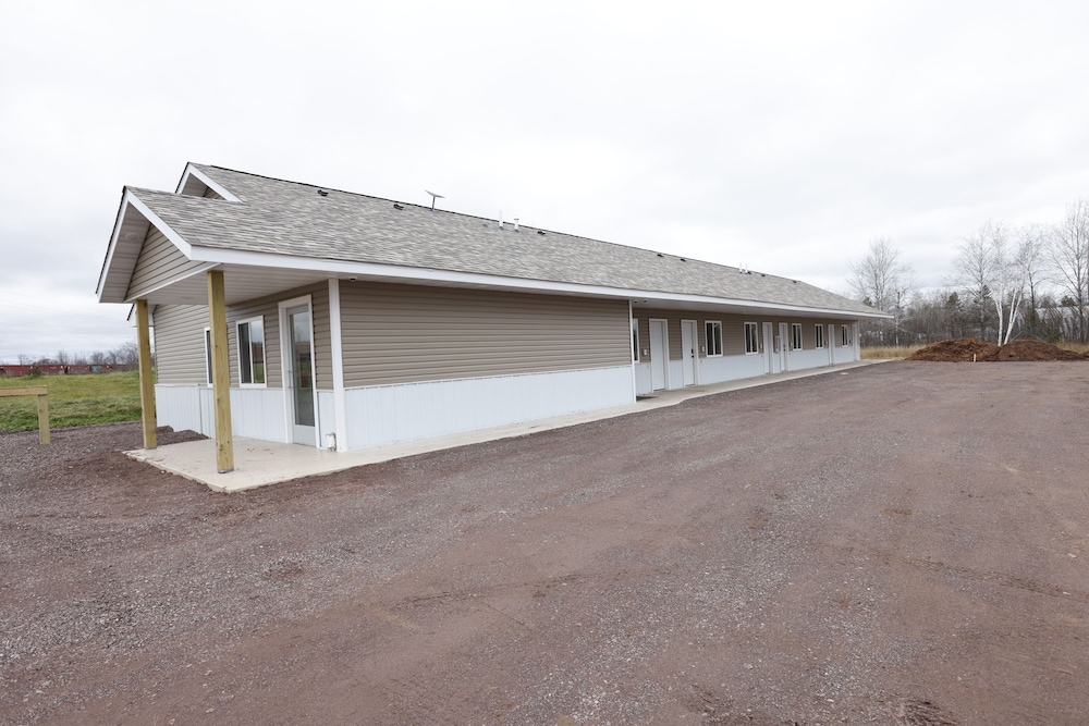 Bears Den Motel