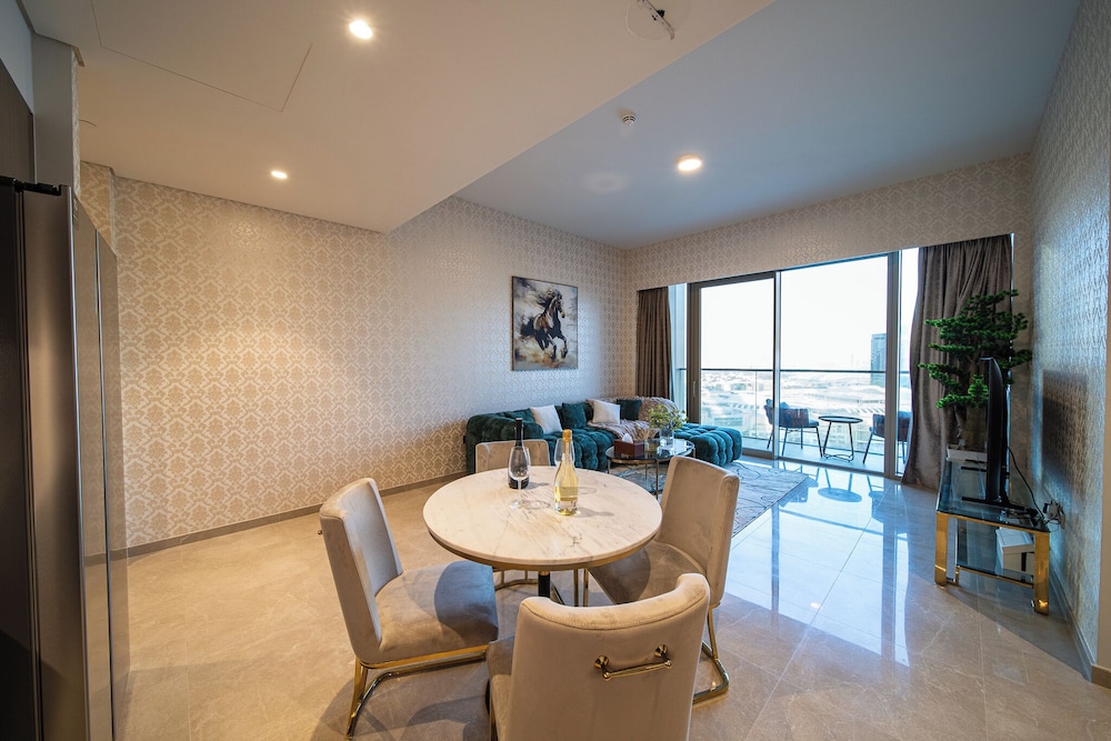 One Lux Stay Grande Signature Residences