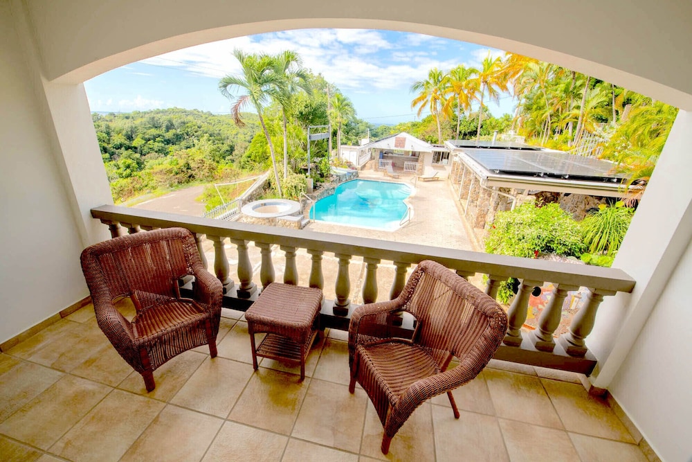 Lazy Parrot Inn - Property Image 32