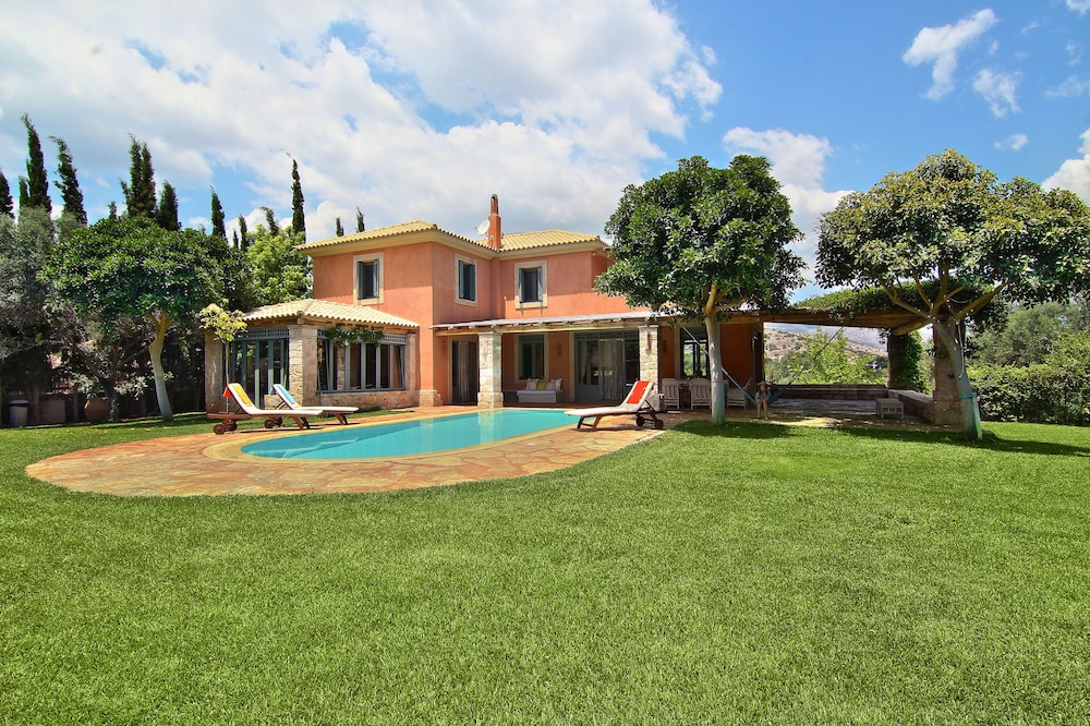 Vouliagmeni Villa
