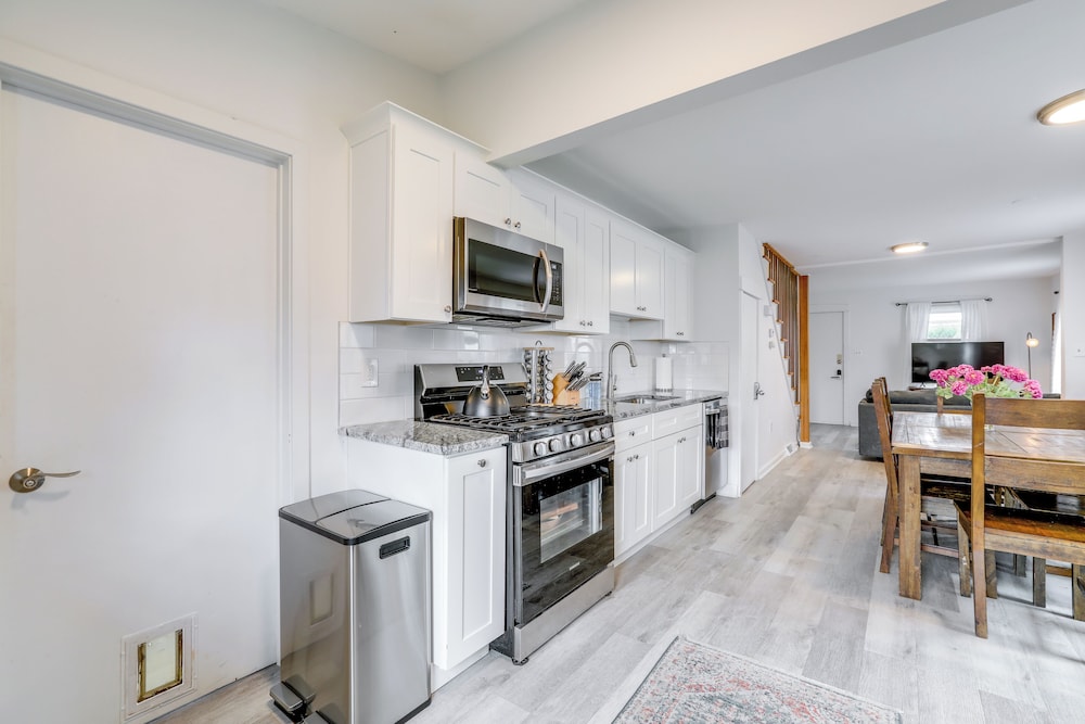 Walk to Campus & Palmer Square: Dtwn Townhome