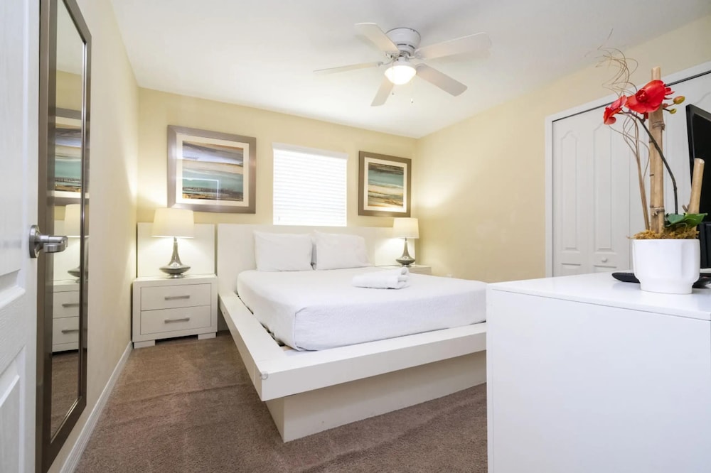 Paradise Palms Resort, Just Minutes From Disney!!!!