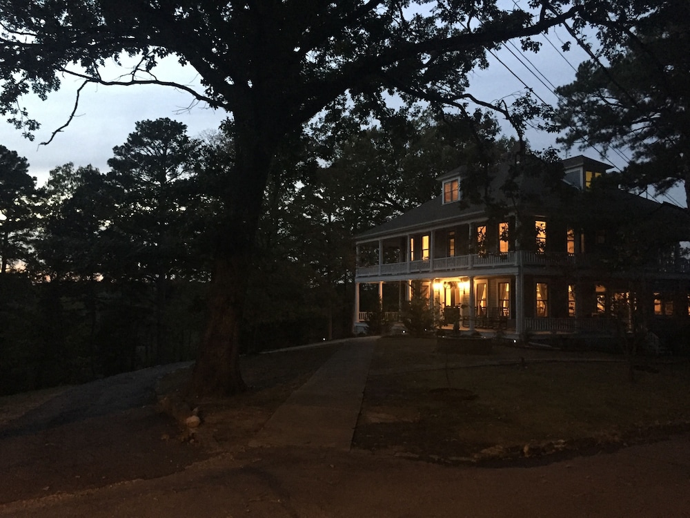 Lookout Cottages