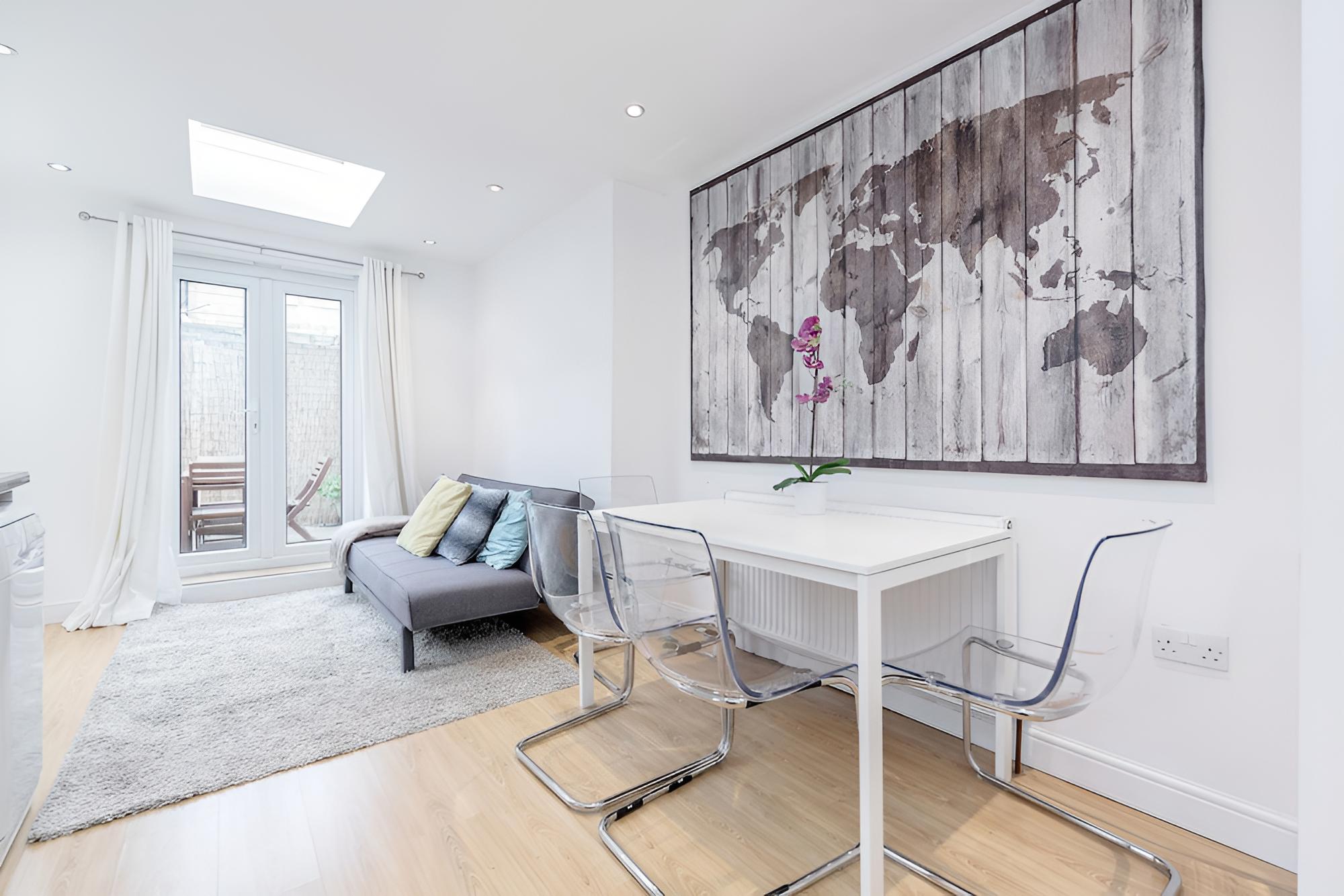Clapham 2Bed with Patio by BaseToGo