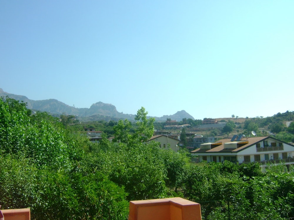 Lovely Holiday Home in Giardini Naxos near Sea photo 3