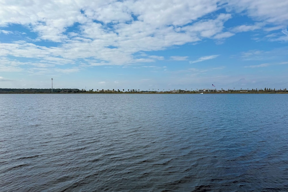 Lake Access & Lanai: Haines City Family Home!