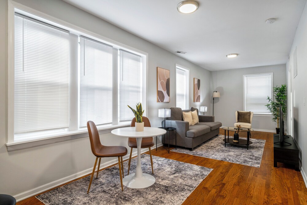 Cozy 1BR - Sunnyside 2N - Image 3