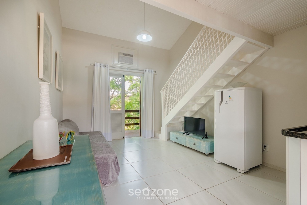 Apt Just Steps From the Beach and Tamar Project CVI