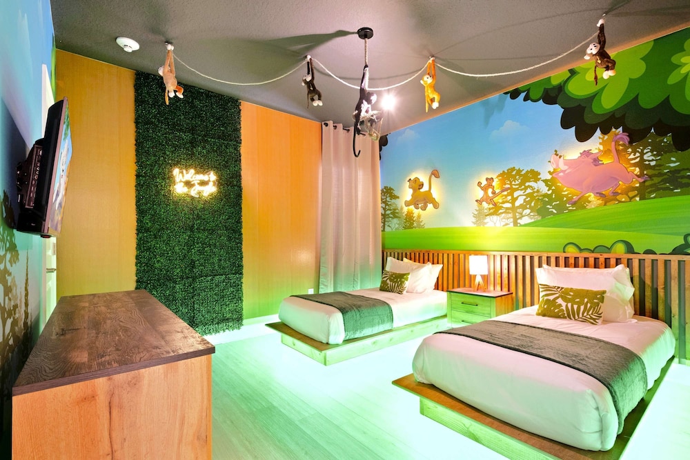 Magical 15-bedroom Villa Game Room, Theater & More!