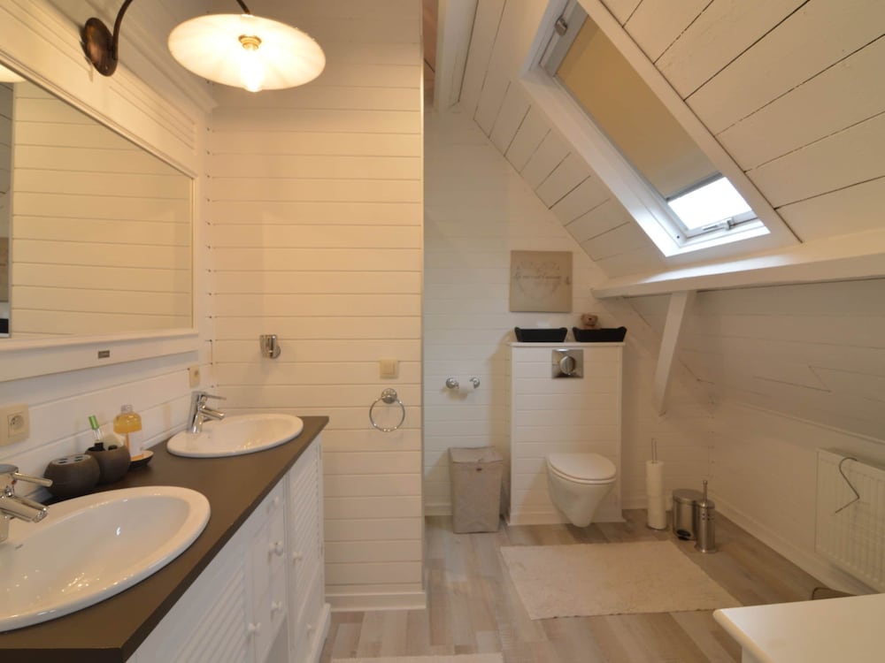 Holiday Home in West Flanders With Garden and Bubble Bath