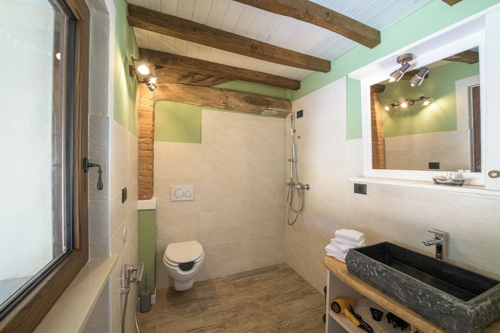 Room-charming Alessandria Retreat With Q
