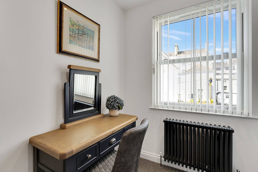 2 Bed - Hoe Heights by Smart Welcomes