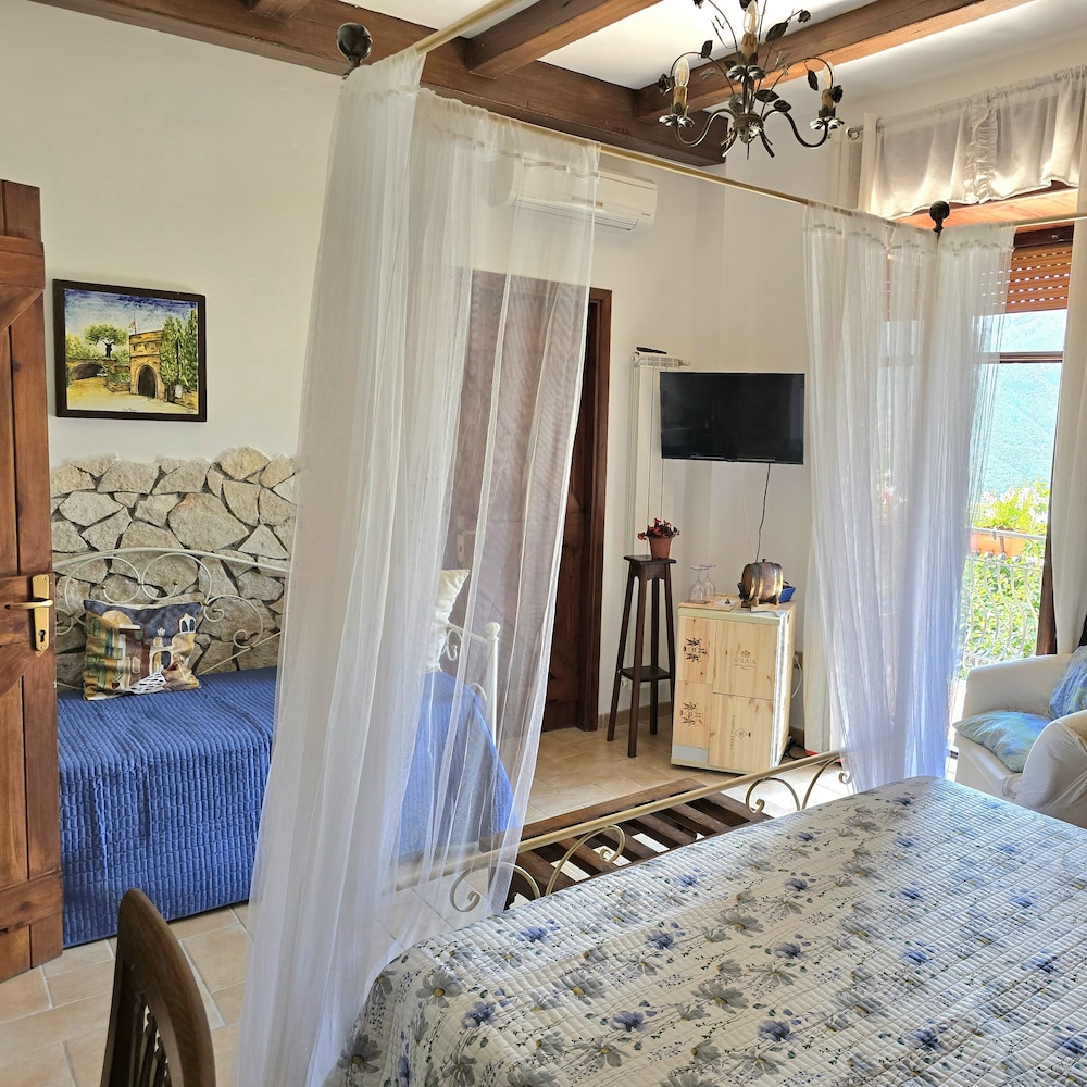 Tramonti Divini Amalfi Country House