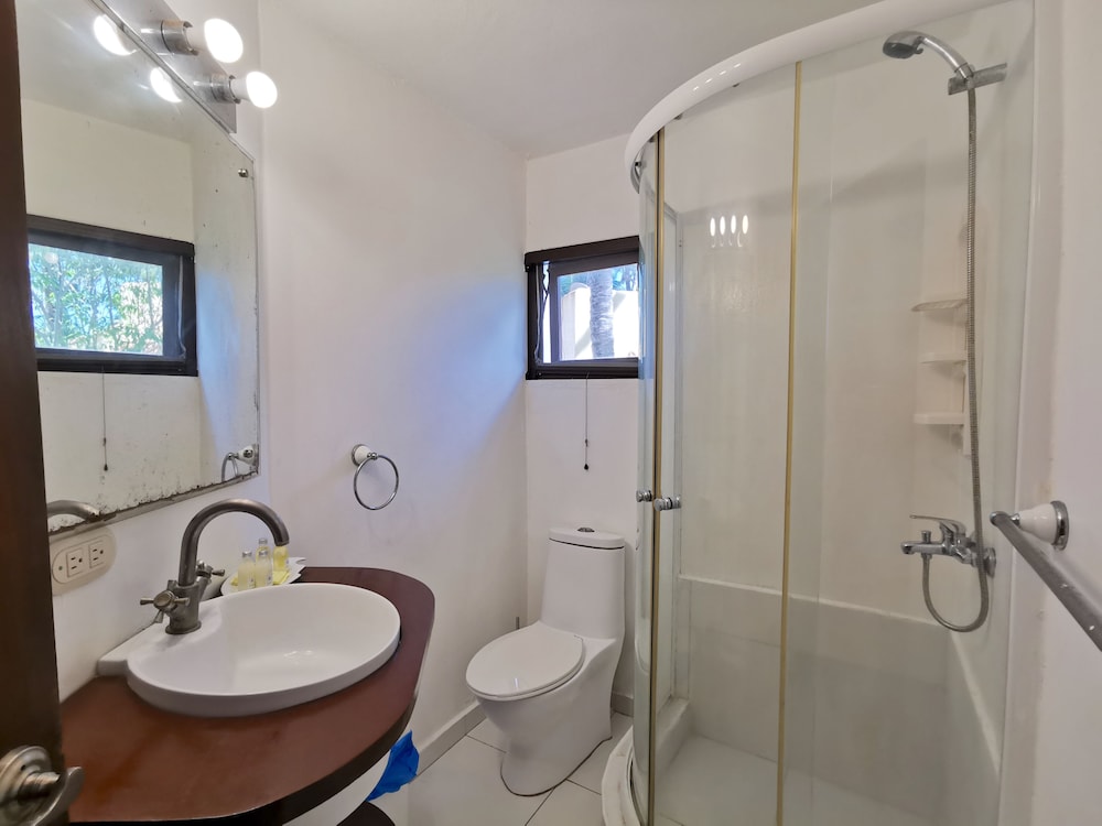 Los Corales Tropical Beach Resort & SPA