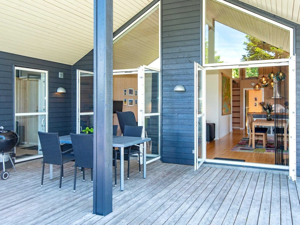 6 Person Holiday Home in Logstor
