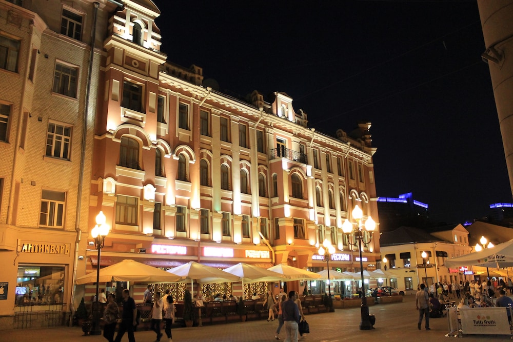 Landmark City Hotel - Hostel