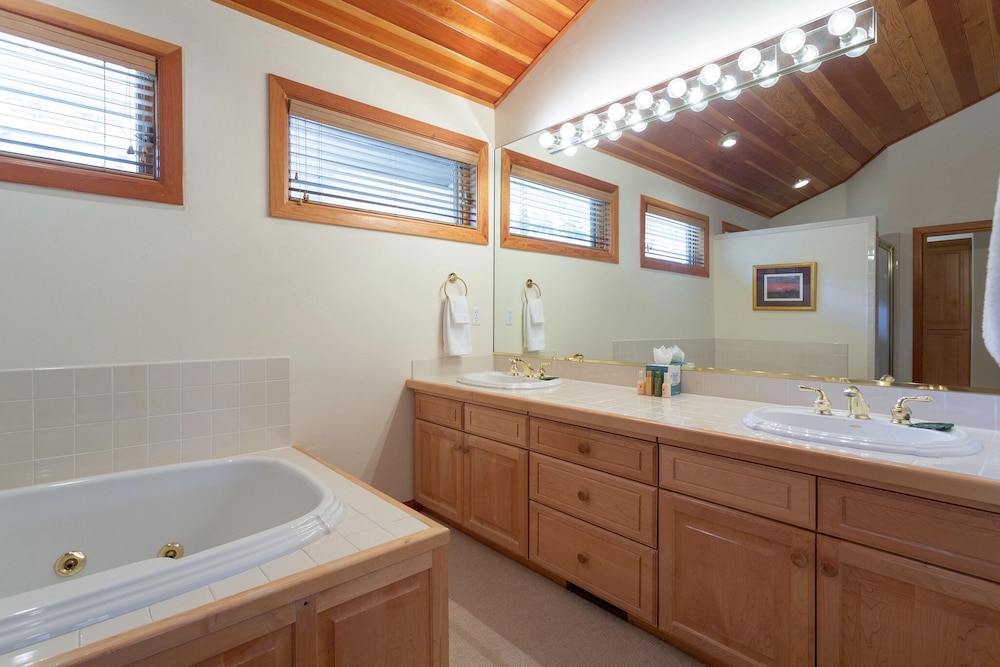 Double Eagle at Deer Valley Resort - Three Bedroom Condo with Hot Tub #17 3 Condo