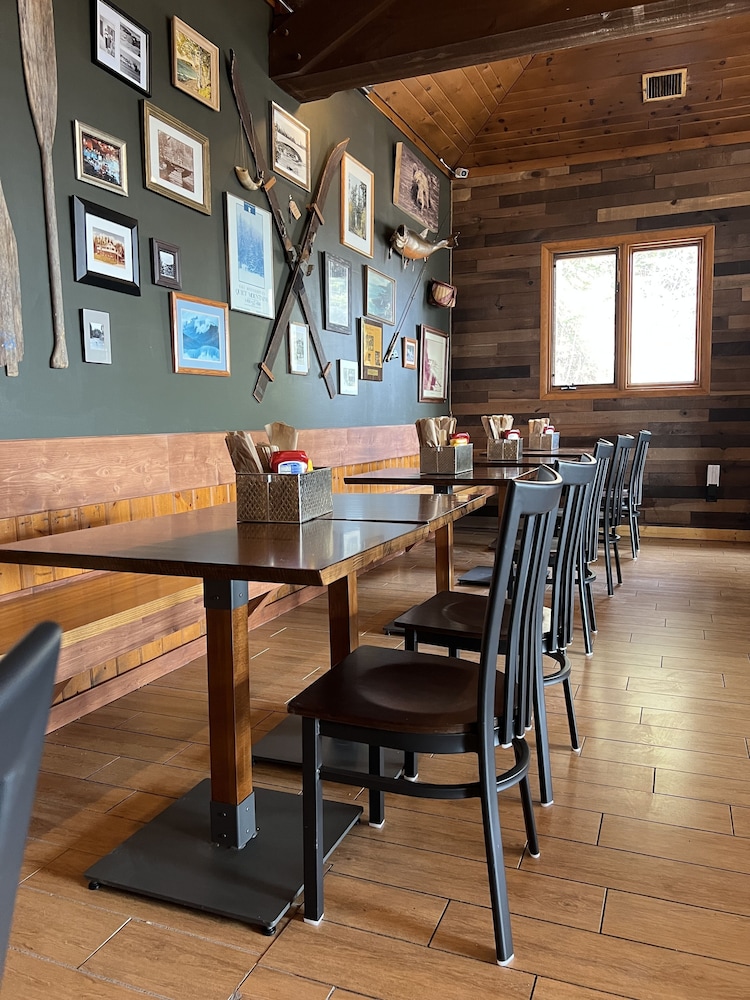 Cascade Lodge