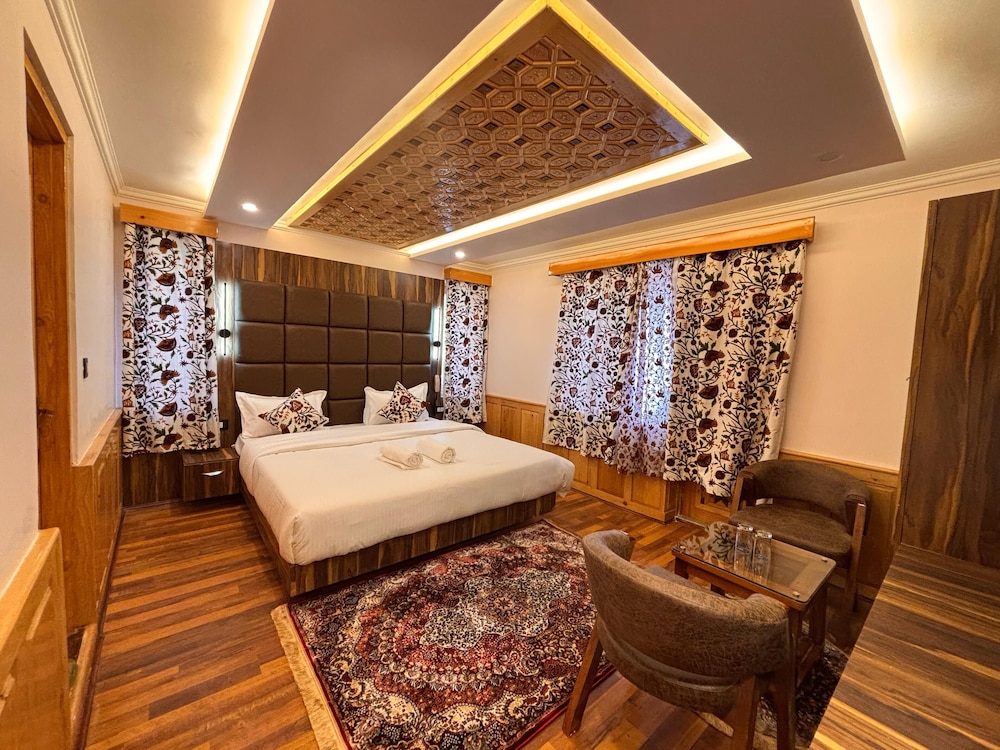Bombay Residency