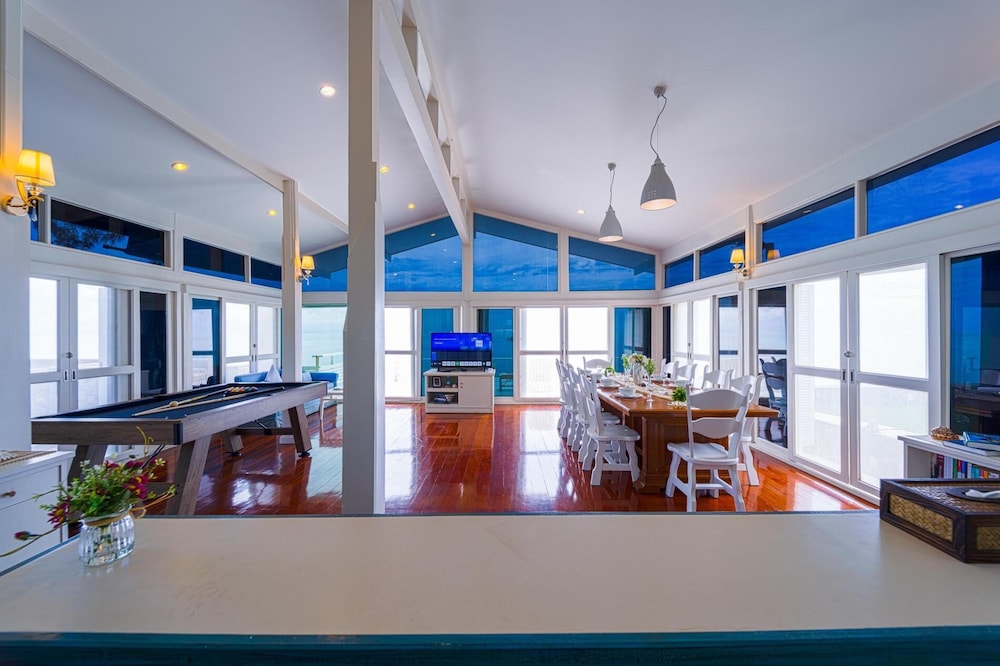 Oceanfront 6 Bedroom Twin Villas OV6