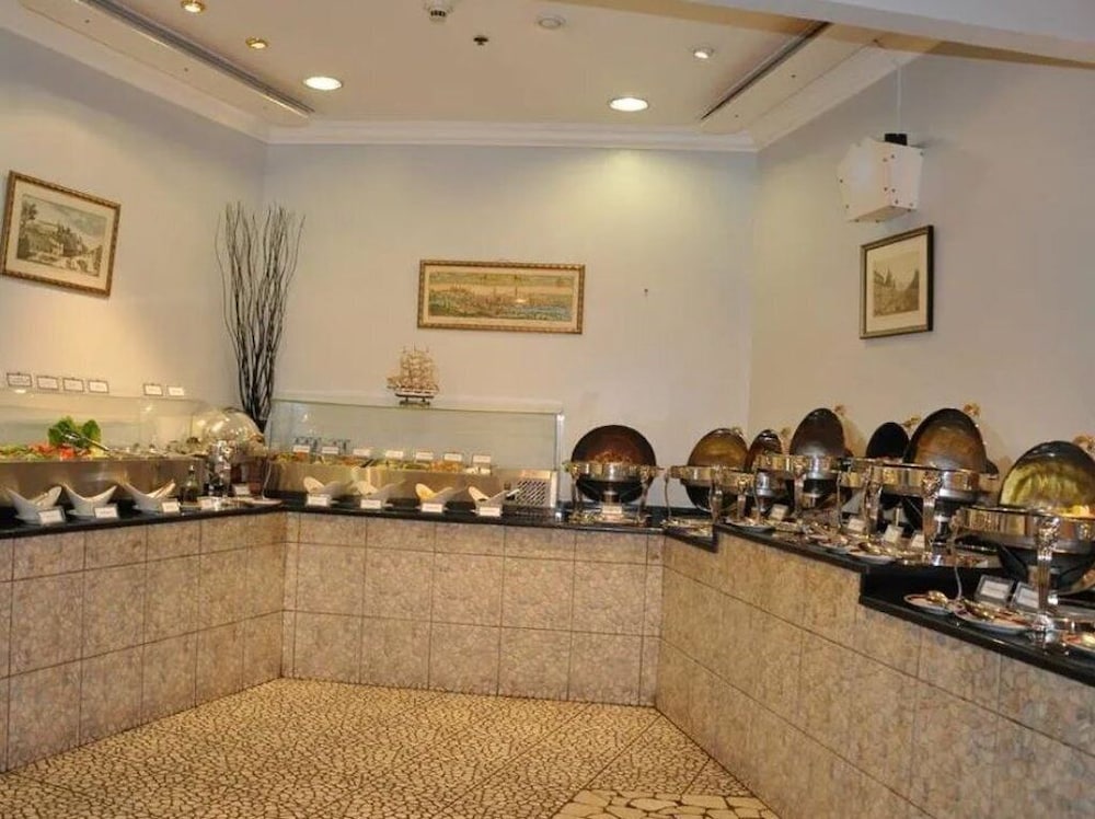 Abu Dhabi Vacations - Grand Continental Hotel - Property Image 9