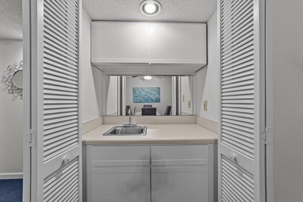 Heron Pointe C12 2 Bedroom Condo