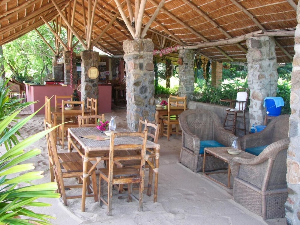 Nkhudzi Beach Lodge