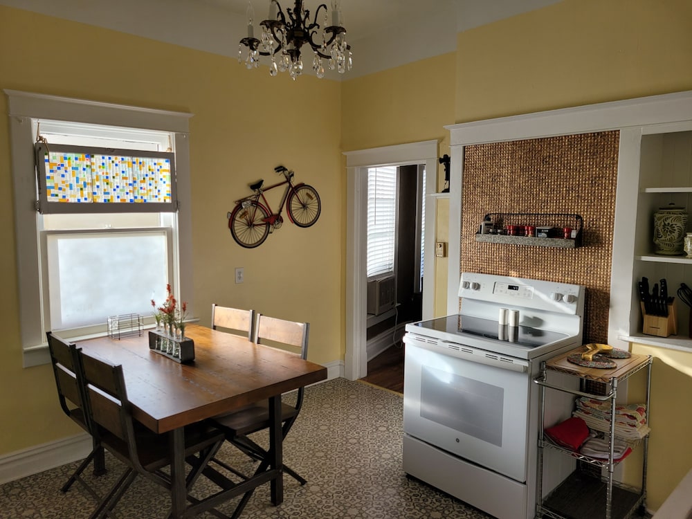 Vintage Parlor 2 Bedroom Home