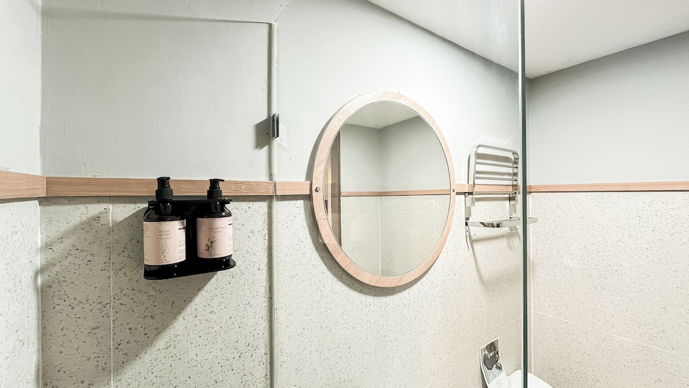 Cozy Stay Studio Apartment At M-Town Residence