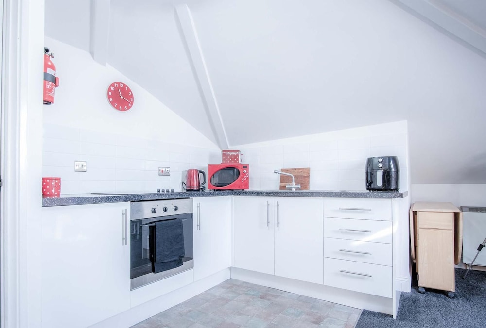Rooftops - 1 Bedroom Apartment - Tenby