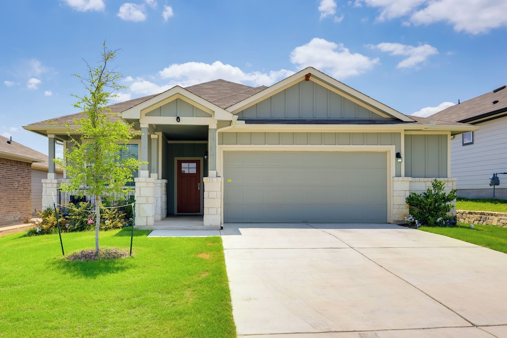 3 Mi to Dtwn Kyle: Wfh-friendly Home w/ Patio