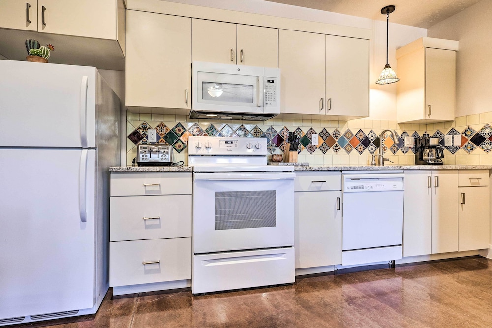 Quaint Kanab Casita - 3 Mi to the Heart of Town! view 2