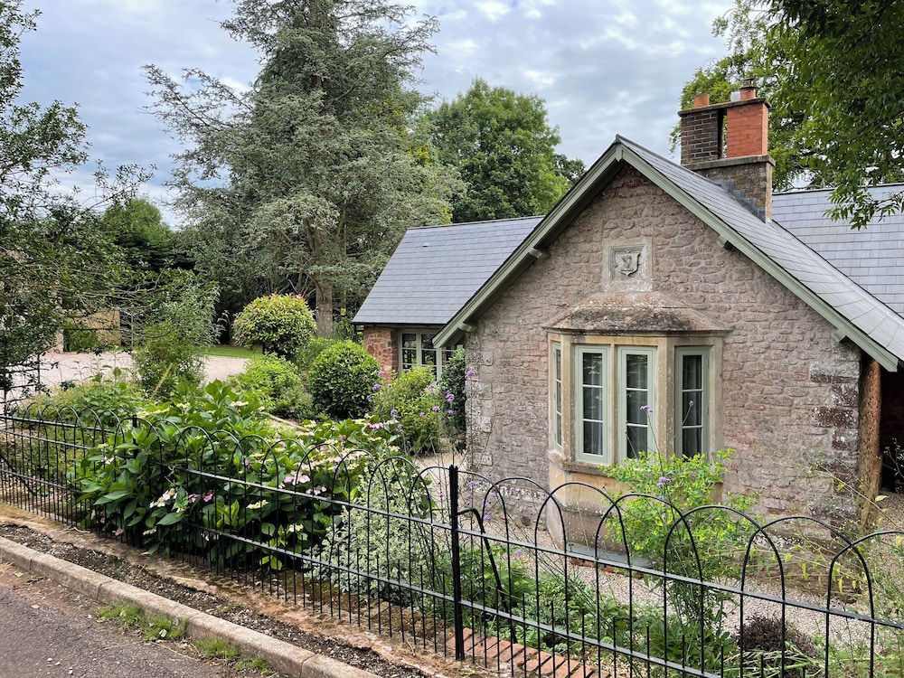 Court Lodge