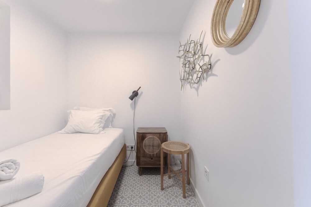 Alfama Design W Terrace by Homing