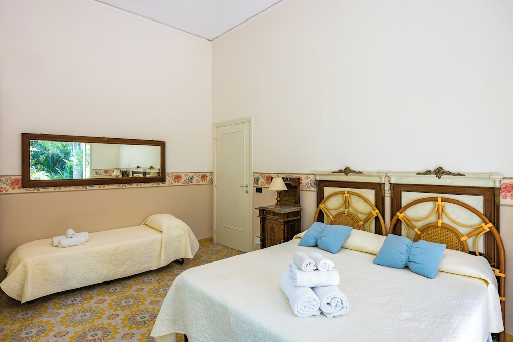 Villa Villari Terrace and Patio by Napoliapartments