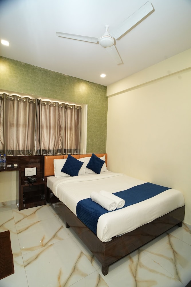 Hotel Rinza Residency