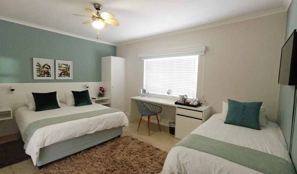 Dolphin Inn Guest House