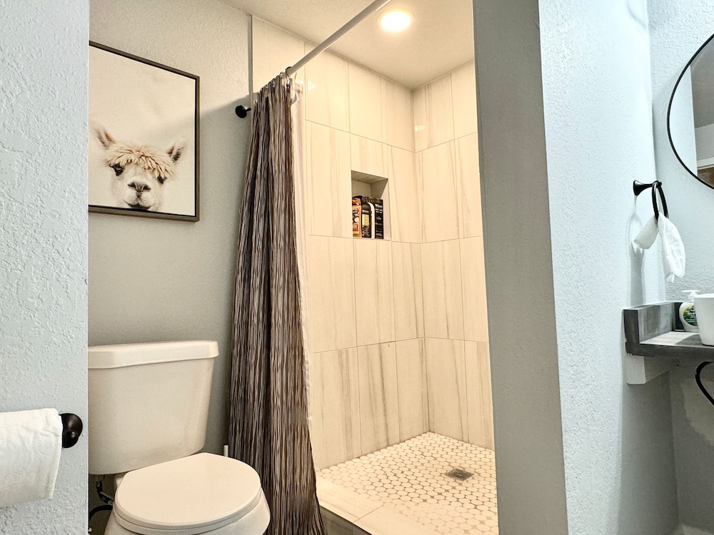 7BR Comfort Haven For 16 I Next to Tinker I EC