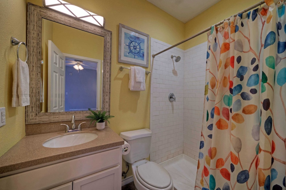 9 Costa Bahia Condos Sleeps 48 + Pool Minutes to the Beach