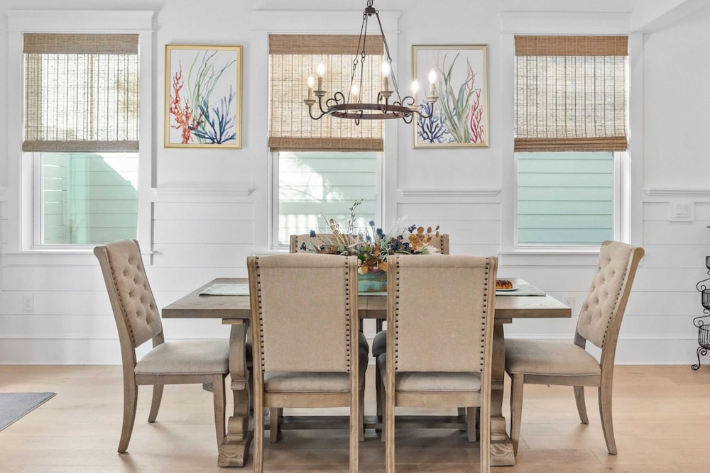 Walk to the Beach, Pool, 5bdr, 3 Porches Beach Sea-ker's Retreat by Avantstay
