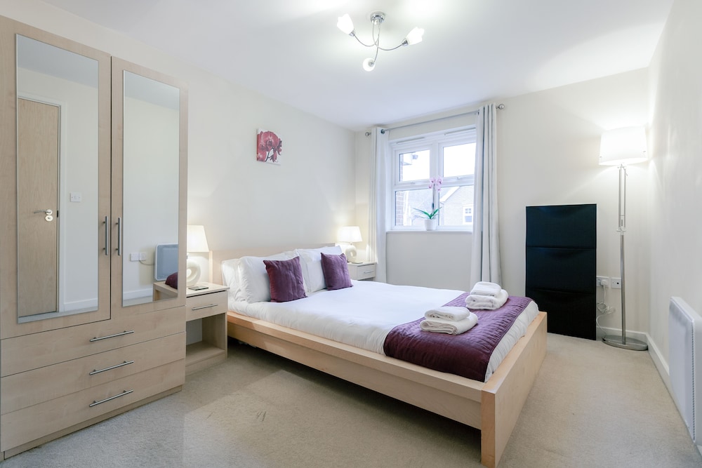 Guildford Vacations - Roomspace Apartments-Courtyard Guildford - Property Image 20