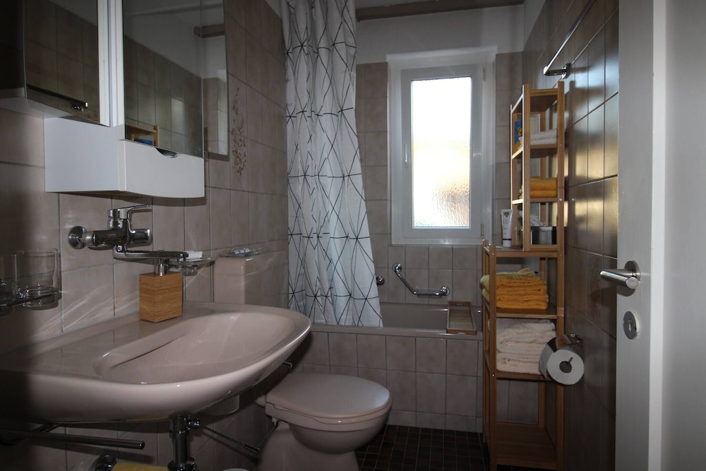 Casa Schilling- 2,5 Rooms With Balcony Near Hospital, University view 3