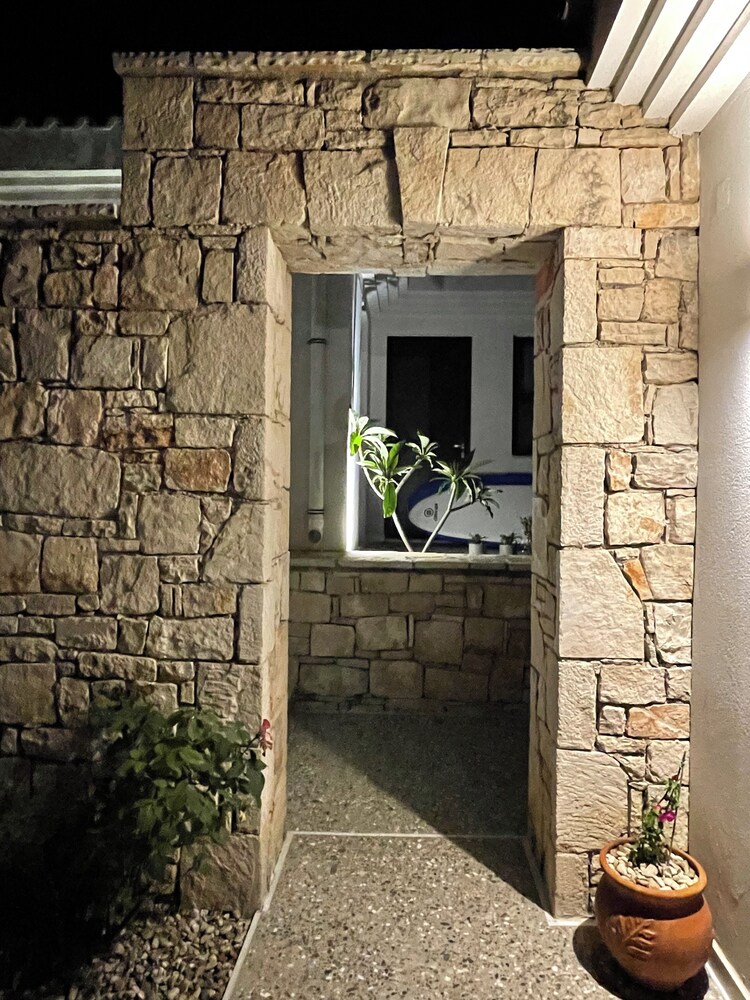 Garden Suite, Beautiful Seaview - Close to Beach