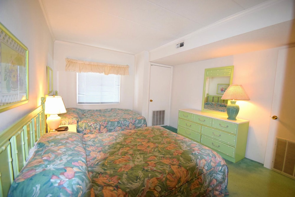 Marigot Beach 407 1 Bedroom Condo by RedAwning view 2