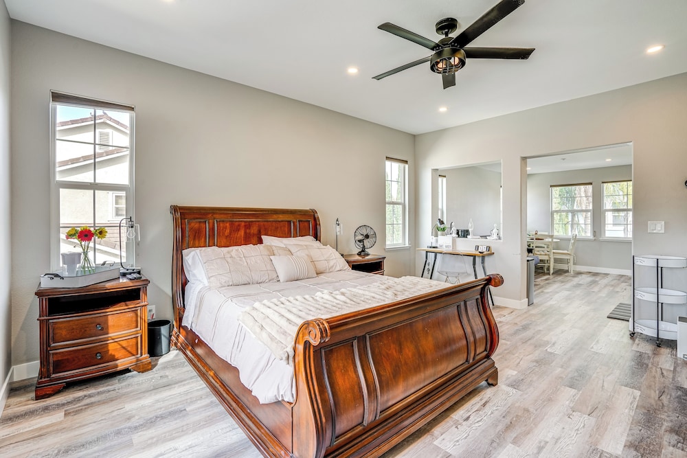 Pool & Hot Tub Access: Brentwood Getaway!