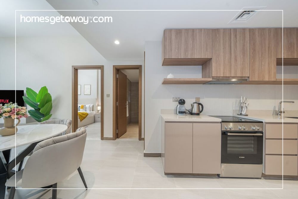 Chic 1BR at the Canal Business Bay