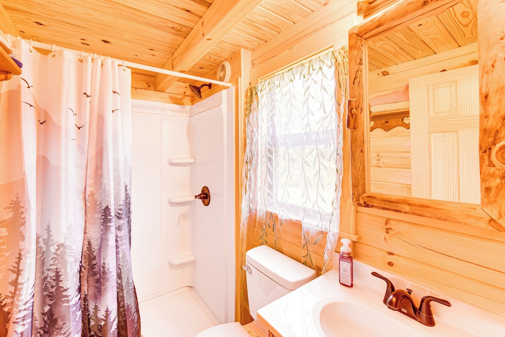 5 Mi to Susquehanna Boating! Secluded Log Cabin