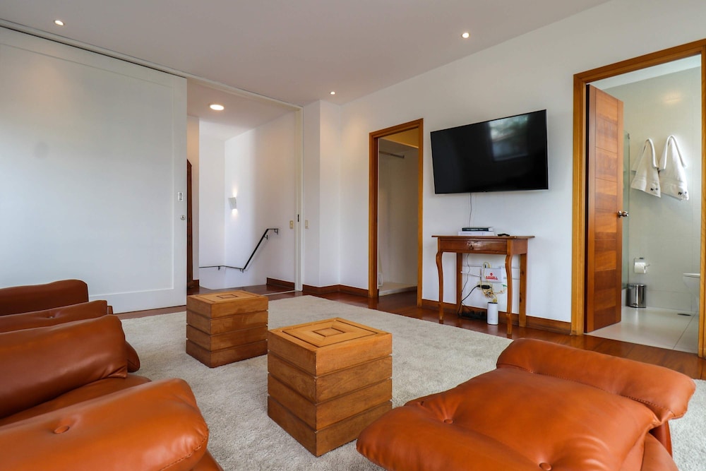 w Radiant 2BR w Modern Terrace in Miraflores