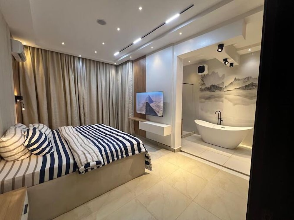 Triangle Apartment